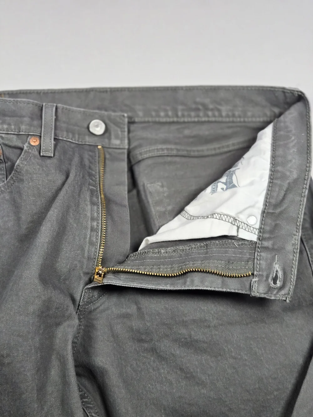 Levi's 505 Regular Fit Straight Leg Casual Minimalist Jeans Gray 34x32